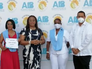 María Vázquez y Víctor Olivo representantes de FUNPROMAVE y AIB